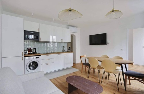 Charonne Apartment | A Bright 2-BR in Nation - Charonne