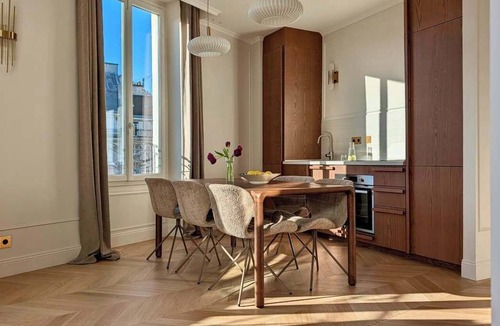 Strasbourg -Saint-Denis Apartment | A Charming 2-BR/2BA - Montorgueil