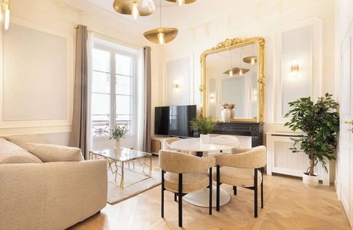 9th Arrondissement Apartment | A Elegant 2-BR with Services in Opera