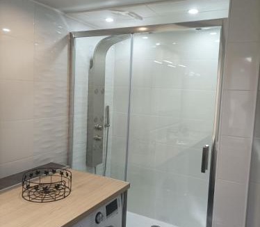 Epinal Apartment | A l'ombre du Lilas 3 chambres - terrasse - possibilité Spa privatif sur place - possibilité piscine située à 20 minutes