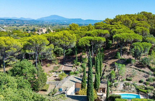 Rochegude Villa | A peaceful Provençal farmhouse in a beautiful landscaped garden. Sleeps 8 to 10 people