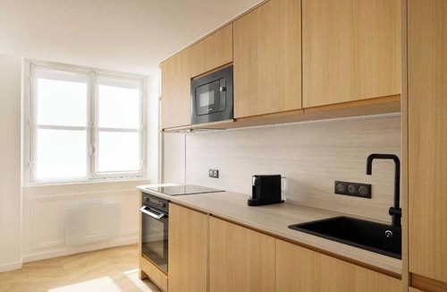 Gaillon Apartment | A TRANQUIL ESCAPE ,STEPS AWAY FROM ICONIC LOUVRE, PALAIS GARNIER, PALAIS-ROYAL