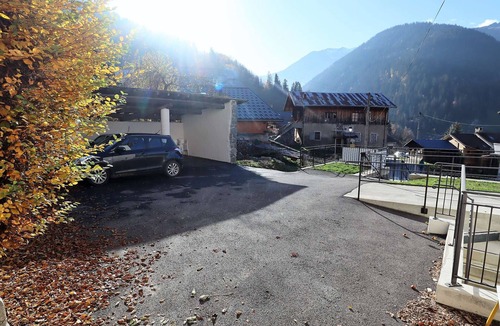 Beaufort House | Accessible Gîte for 15 Guests, 2-Star Rated, Fully Equipped, Parking, Near Nature.