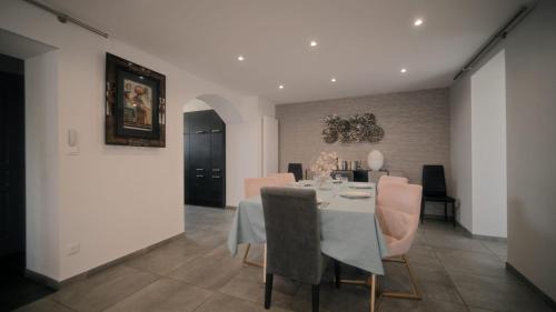 Pont-du-Chateau Villa | Agréable Maison pour 8 personnes