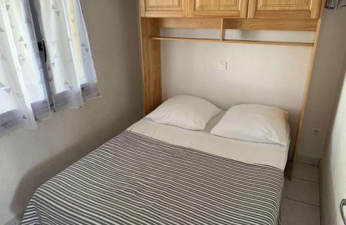 Gruissan Plage Ski Chalet | AIG 49 – Chalet – Rangée des Guillemots – Gruissan – 4 personnes