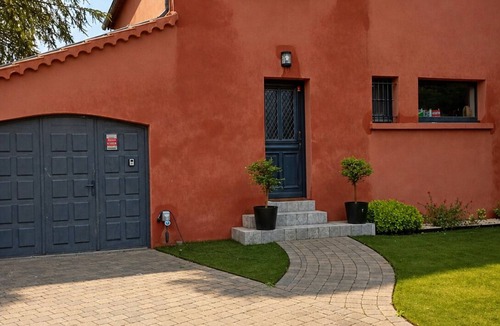 Saint-Paul-Trois-Chateaux Villa | Air-conditioned villa 150 m2, heated pool, pétanque, terrace with pergola!