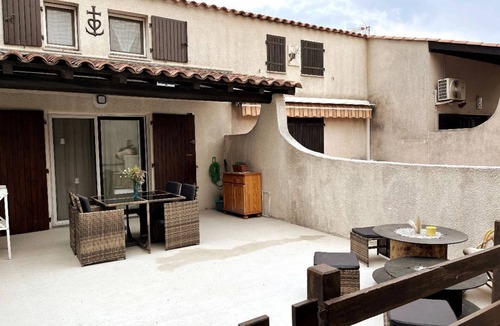 Saintes-Maries-de-la-Mer House | Air-conditioned house with courtyard + parking, swimming pool Shops and beach within walking distance