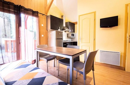 Aigueblanche Ski Chalet | Air-conditioned chalet for 4 to 5 people - 4 people included in the price