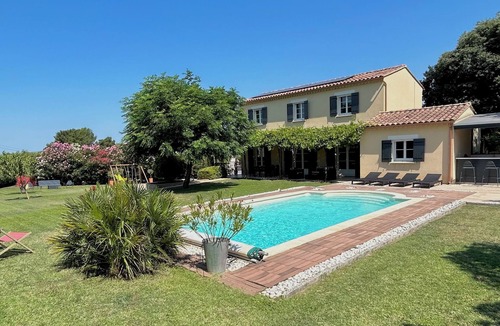 Bollene House | Air-conditioned Provencal country house with private pool
