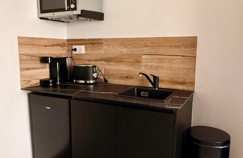 Orly Apartment | Air-conditioned studio with terrace 5 min to Metro Line 14