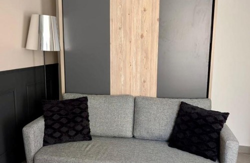Orly Apartment | Air-conditioned studio with terrace 5 min to Metro Line 14
