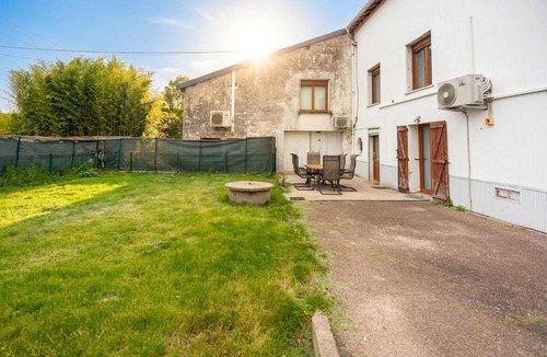 Socourt Villa | Air Hockey avec Jardin et Climatisation