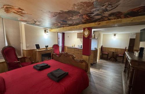 Cusset Apartment | Alcôve Secrète Suite médiévale avec Spa