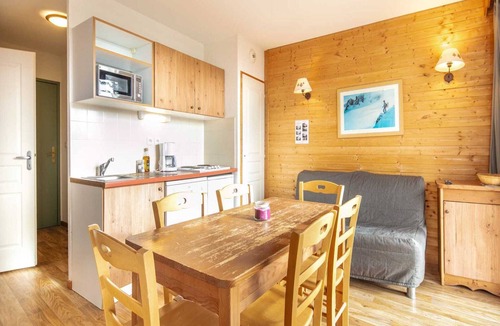 Chamrousse Apartment | Alpine Comfort for Six Guests