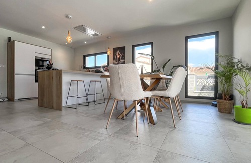 Saint-Paulet-de-Caisson House | Amazing home in Saint-Paulet-de-Caisso