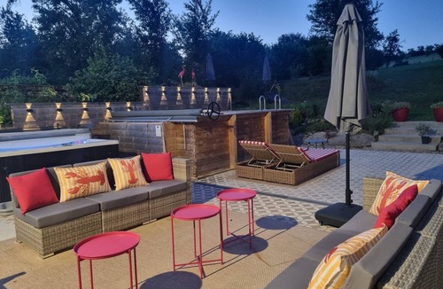 Begnecourt House | An exceptional 4-star family home with a hot tub and pool in the heart of the Vosges