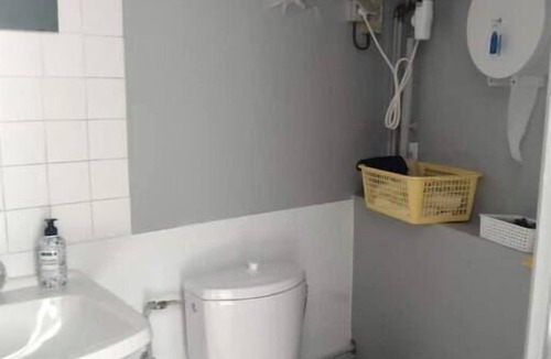 Saint-Sernin-du-Bois Apartment | Apartment across from the dam and the pond