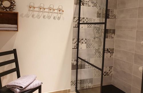 Saint-Marcel-d'Aredeche Apartment | Apartment with Garden