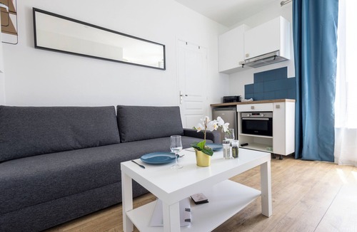 Orly Apartment | Apartment 450 m from RER C station and 3 km from the airport