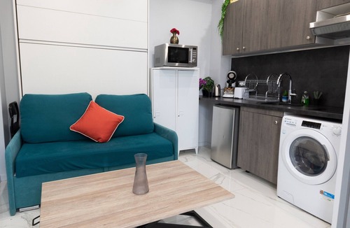 Gentilly Apartment | Apartment 'Calme Elegant – Rer B – Paris' with Wi-Fi