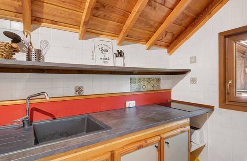 Vaulnaveys-le-Bas RV Rental | Apartment "Edelweiss" with mountain view, Wi-Fi and air conditioning