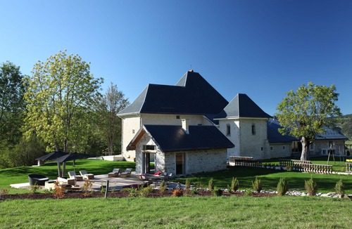 Lans-en-Vercors Apartment | Apartment-Ensuite-L'appart du château des G