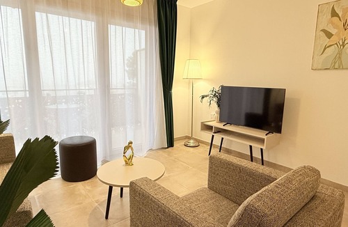 Aubenas Apartment | Apartment-Ensuite with Shower