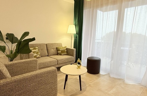 Aubenas Apartment | Apartment-Ensuite with Shower