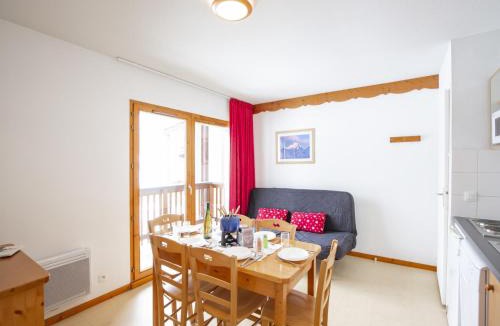 Bramans Apartment | Apartment for 6 people near River