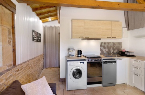 Badefols-sur-Dordogne Apartment | Apartment 'La Clésinerie' with Private Pool, Private Terrace and Wi-Fi
