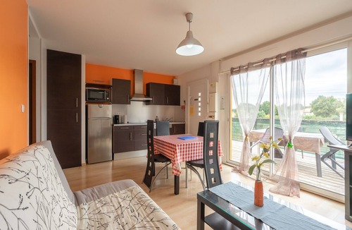 Saint-Simon-de-Bordes Apartment | Apartment 'Le Clos Du Champ De L'Amour - Fort Boyard' with Private Pool, Wi-Fi & AC
