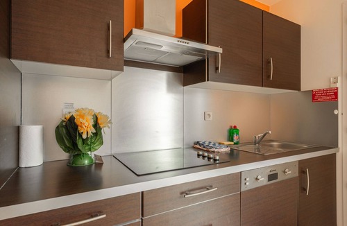 Saint-Simon-de-Bordes Apartment | Apartment 'Le Clos Du Champ De L'Amour - Saintes' with Private Pool, Wi-Fi and Air Conditioning