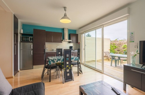 Saint-Simon-de-Bordes Apartment | Apartment 'Le Clos Du Champ De L'Amour - Ile D'Aix' with Private Pool, Wi-Fi and AC