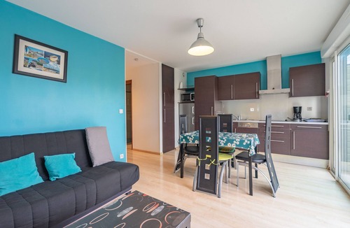 Saint-Simon-de-Bordes Apartment | Apartment 'Le Clos Du Champ De L'Amour - Ile D'Aix' with Private Pool, Wi-Fi and AC