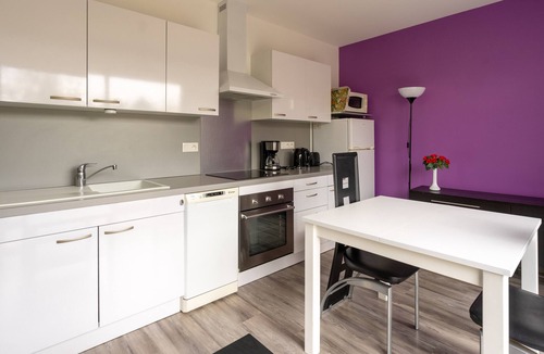 Saint-Simon-de-Bordes Apartment | Apartment 'Le Clos Du Champ De L'Amour - Talmont' with Private Pool, Wi-Fi & AC