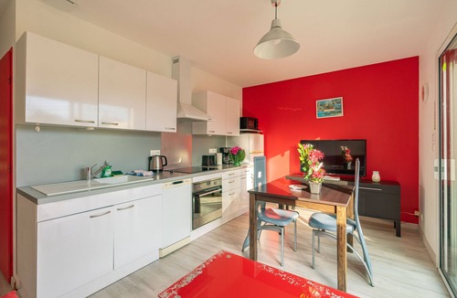 Saint-Simon-de-Bordes Apartment | Apartment 'Le Clos Du Champ De L'Amour - Meschers' with Private Pool, Wi-Fi & Air Conditioning