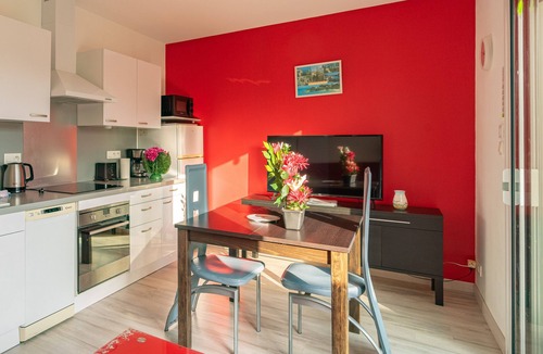 Saint-Simon-de-Bordes Apartment | Apartment 'Le Clos Du Champ De L'Amour - Meschers' with Private Pool, Wi-Fi & Air Conditioning