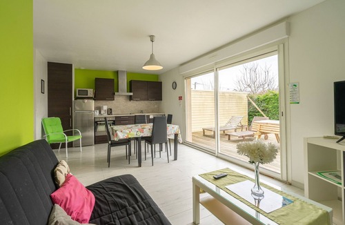 Saint-Simon-de-Bordes Apartment | Apartment 'Le Clos Du Champ De L'Amour - La Tremblade' with Private Pool, Wi-Fi, and AC