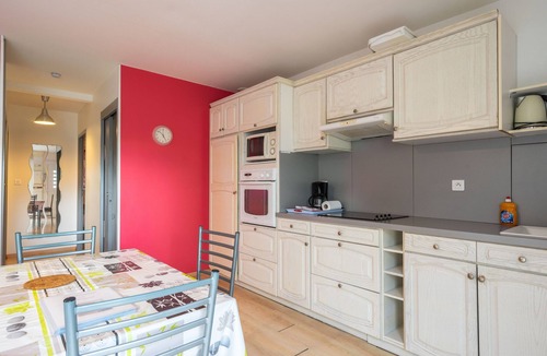 Saint-Simon-de-Bordes Apartment | Apartment 'Le Clos Du Champ De L'Amour - La Rochelle' with Private Pool, Wi-Fi and AC