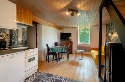 Murs-et-Gelignieux Apartment | Apartment Gîte de l'Eléphant with Pool, Whirlpool, Wi-Fi & Terrace