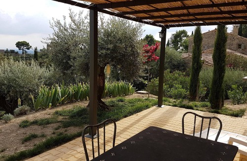 Beaumes-de-Venise Apartment | Apartment in the middle of olive trees, very nice view
