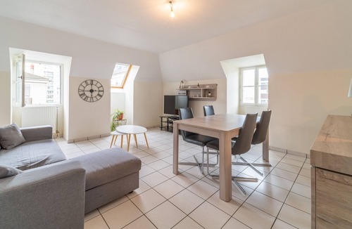 Chalon-sur-Saone Apartment | Apartment in the city center