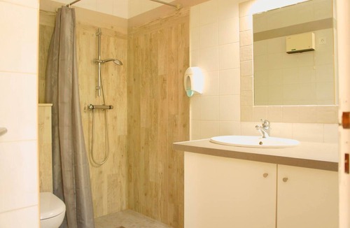 Loriol-du-Comtat Hotel | Apartment in the heart of Vaucluse close to the tourist attractions of Vaucluse