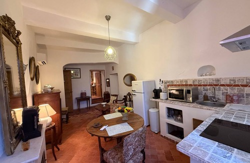 Violes Apartment | Apartment in the Vineyards Prince de Provence - At Mas Des Armouriers