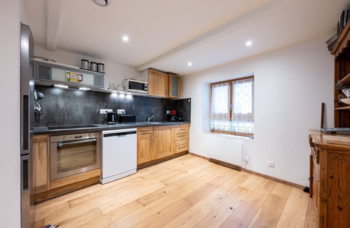 Brides-les-Bains Apartment | Apartment "La Source" with Mountain View, Balcony, and Wi-Fi