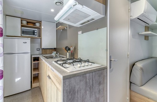 Vaulnaveys-le-Bas RV Rental | Apartment 'Lodge 87 No.46' with Mountain View, Wi-Fi and Air Conditioning