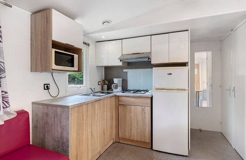 Vaulnaveys-le-Bas RV Rental | Apartment 'Lodge 87 No.47' with Mountain View, Wi-Fi and Air Conditioning