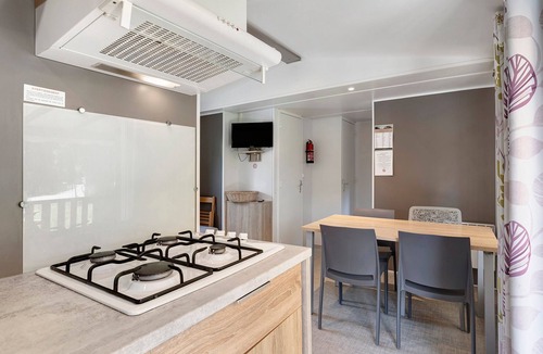 Vaulnaveys-le-Bas RV Rental | Apartment 'Lodge 87 No.48' with Mountain View, Wi-Fi and Air Conditioning