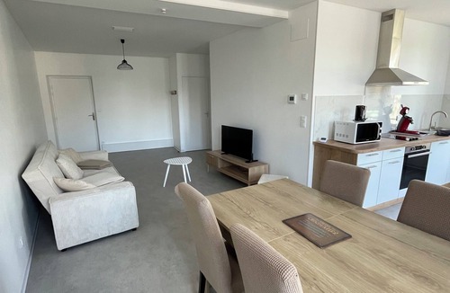 Premery Apartment | Apartment n°1 downtown with inner courtyard