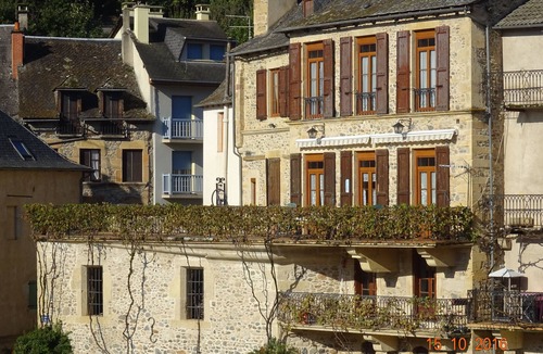 Saint-Geniez-d'Olt Apartment | Apartment on the Lot